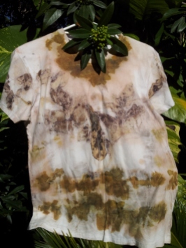 Eco-dyed tee shirt with euc and onion
